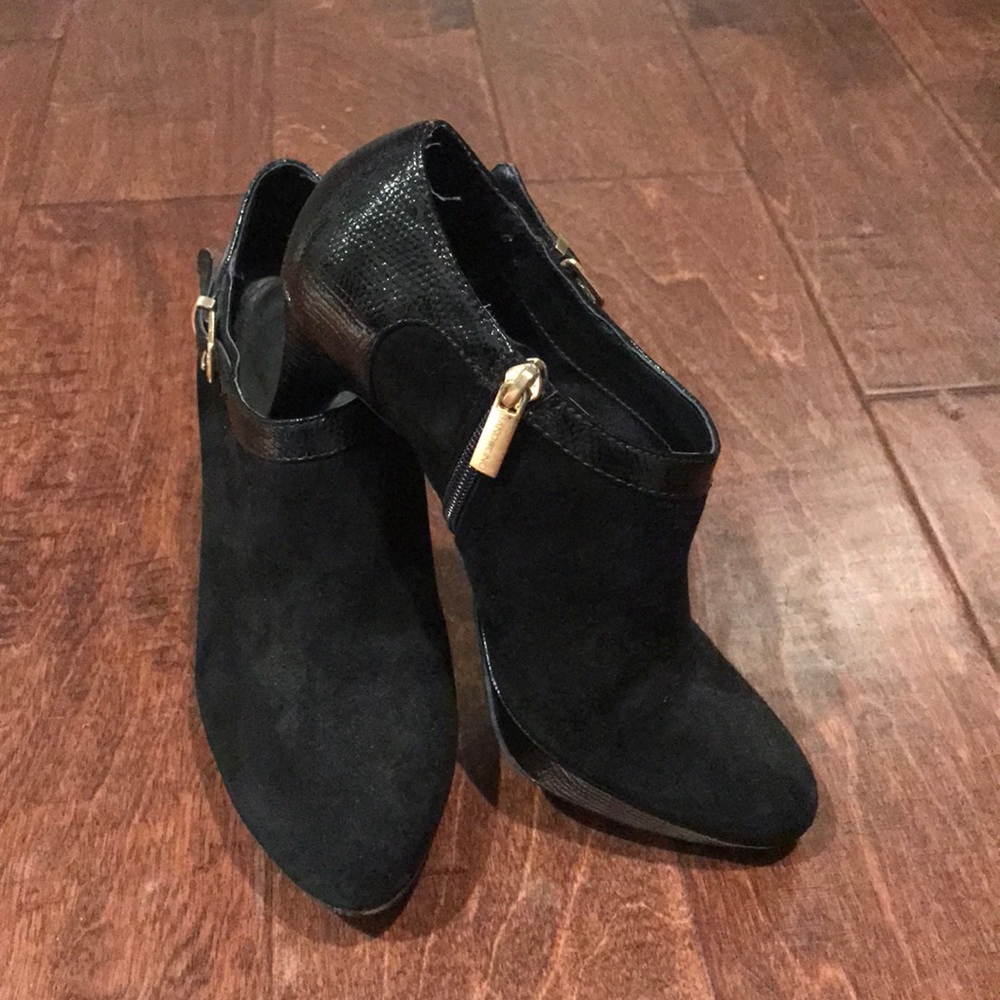 Bandolino. Booties. 6.5